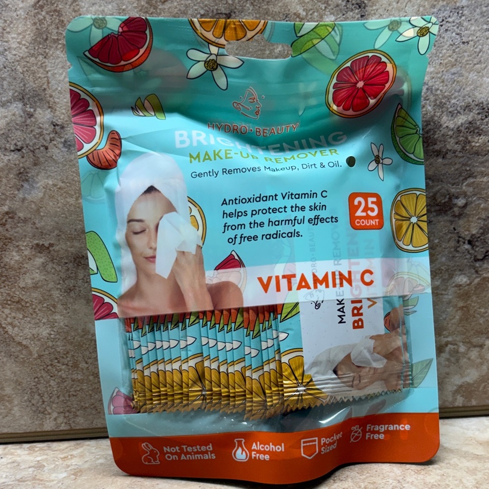 Brightening Makeup Remover with Vitamin C - 25 Count